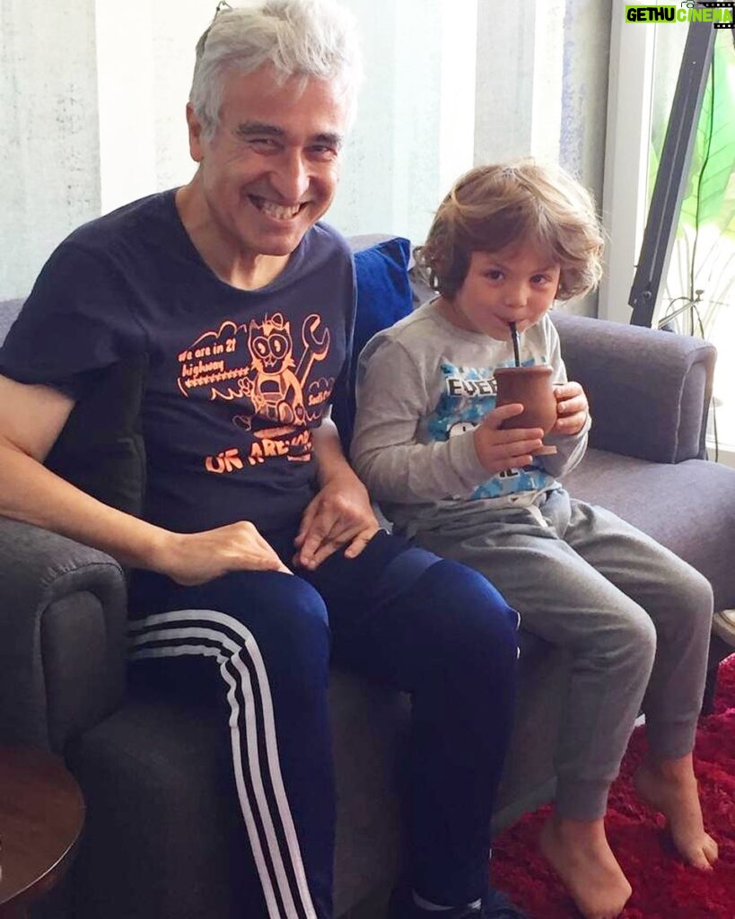 Jorge González Instagram - Con Juli