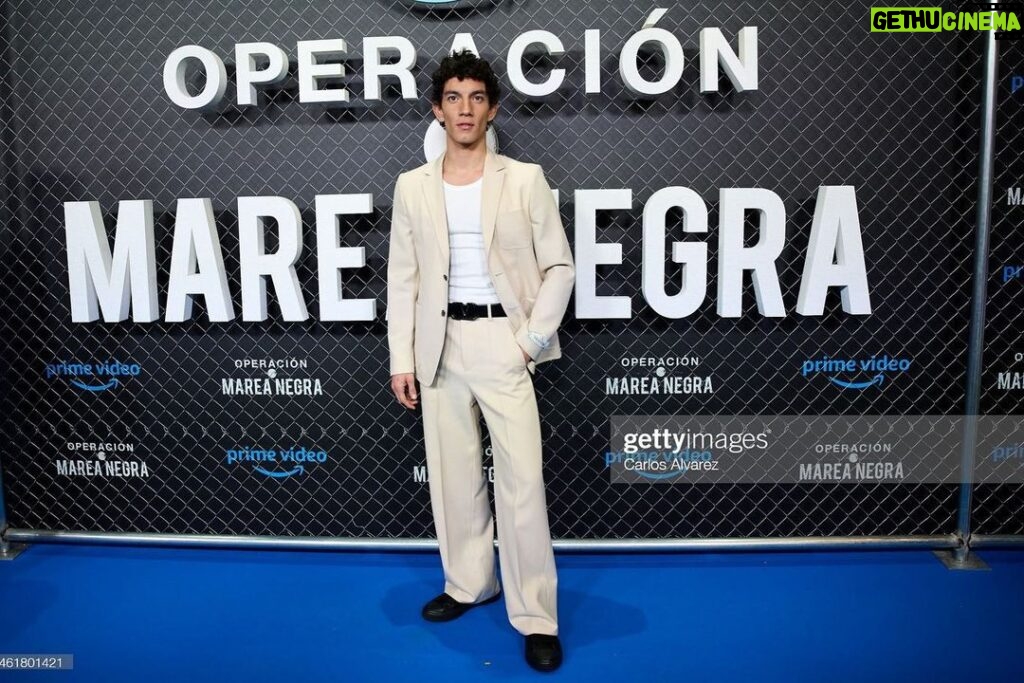 Jorge López Instagram - Premiere “operación marea negra 2” Otro sueño hecho realidad , esta vez de la mano de personas integras y solidarias que me impulsaron a seguir creciendo y expandiendo cómo profesional y ser humano. Gracias Infinitas @ficcionproducciones , @primevideoes , @primevideobr , @primevideopt . Nunca olvidaré la noche en que presentamos este trabajo, que para mi es el resultado de un proceso creativo que involucró infinitos retos, quizás los más hasta el momento. con la sala llena y mis amigos allí presentes, solo puedo concluir que lo esencial es invisible a los ojos. El ultimo video me hizo el día ♥️😂 #OMN2 #operacionmareanegra2 Cine Callao