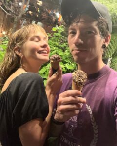 Josh Dun Instagram - happy valentine’s day absolute love of my life @debbyryan
