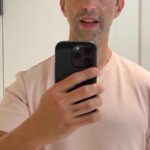 Josh Peck Instagram - #DSCPartner Just got cute with the help of @dollarshaveclub Love having everything arrive at my door, and those 6 blades leave no hairs behind. #nohairsbehind #shopdsc