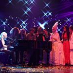 Josie Instagram - Qué fortuna la mía @tucaramesuena X! Bravo por su gente... Gracias @gestmusic y @antena3com siempre por esta edición mágica #viviendorasé con el mejor equipo humano. Gracias @fuentes_manel e integrantes del jurado: @chenoa @lolitafoficial @carloslatre @angelllacer_oficial 🩷🩷🩷🩷 A @mateovergaratv y a todos los equipos: vestuario, caracterización , arte, sonido, cuerpazo de baile, Arnau, producción, guión, Spotifys, comedor y tanta gente que nos ha cuidado... Y por supuesto al mejor de los elencos posibles: @mercheoficial @susicaramelo @anneigartiburu @andreaguasch @miriamrmusic_ @agustinjimenez @alfredgarcia y @jadeloficial Siempre os llevaré en mi corazón y siempre habrá un dosel en Villa Josie para vosotros y vuestros +1 que ya sabéis quiénes sois... Gracias por esta experiencia de vida 🧬🧬🧬 Gracias por el derroche de talento y por existir... 🩷 Ah! Y gracias @joseirun_fotografia porque sin tus fotos imposible publicar esto ni nada... Gracias! #TCMSFinal #TCMS #tcmsfinal 🥳 Plató de Tu cara me suena