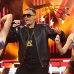 Josie Instagram - Contemplando el Limbo de @daddyyankee en @tucaramesuena y siento que nunca más saldré del Limbo de Cernuda: "Inhóspita en su adorno parsimonioso, porcelanas, bronces, muebles chinos, la casa oscura toda era, pálidas sus ventanas sobre el río, y el color se escondía en un retablo español, en un lienzo francés, su brío amedrentado..." Espero que os haya gustado y os espero el viernes que viene para vivir juntos la entrega más increíble de este programa ídem... #viviendorase 😘