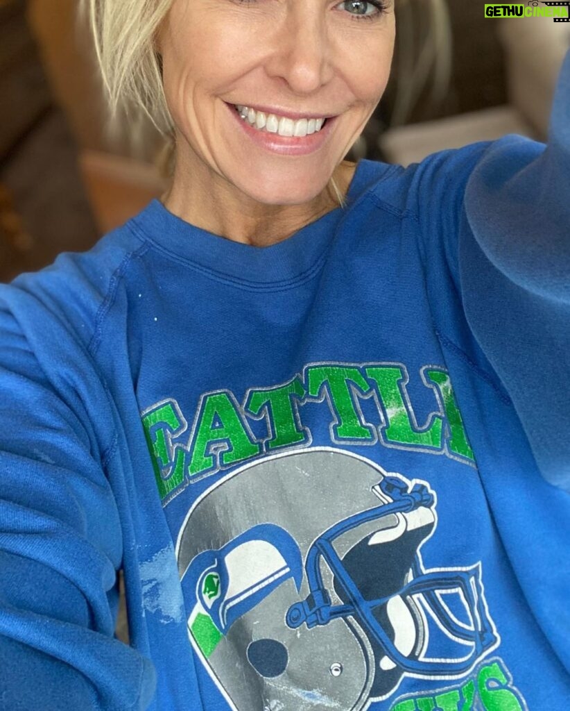 Josie Bissett Instagram - Let’s go! Love our @seahawks Seattle, Washington