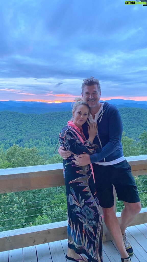 Josie Bissett Instagram - We had such a wonderful Memorial Day weekend in the Appalachian mountains. Thank you so much Dana + Darren ❤️ @milton_chiropractic for sharing your home! We had such a blast with you all and are so grateful for all of the amazing food, drink and new friendships❤️🙌 Appalachian Mountains