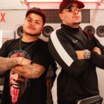 Jottapê Instagram - A nova temporada de Sintonia tá no mundo! E pra celebrar, tem entrevista do @podpah com esse trio, gravada diretamente em um trem sentido quebrada! Nois tá como? 🔑😎 📸: @natioden.pic