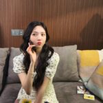 Joy Instagram - 이 감성 뭔지 알자나…♥️ 증말로 니가 웃으면 나더 젛거든여어~🥰 다덜 뒤집어지게 재미난 한가위 보내세여어~♥️