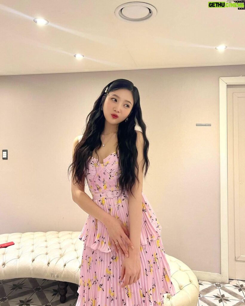 Joy Instagram - 러비들이 좋아해줬던 앵콜 핑크착💕🥰