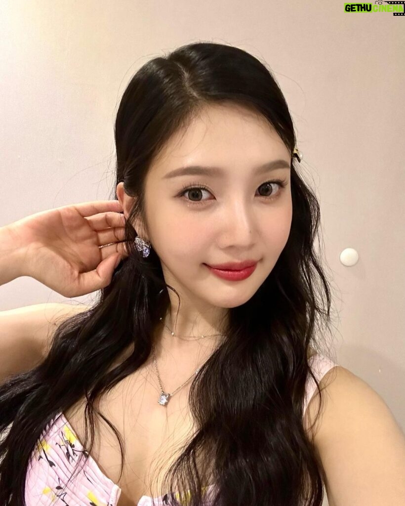 Joy Instagram - 러비들이 좋아해줬던 앵콜 핑크착💕🥰