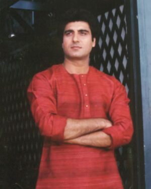Juhi Babbar Instagram - 📢Make way for the dashing BIRTHDAY BOY🌟 ❤HAPPY BIRTHDAY PAPA❤Lovvvvvve youuuuuuuuu sooooooooo muchhhhhhhhh❤️

#happybirthdayrajbabbar #rajbabbar #birthdayboy #happybirthdaypapa #June #merepapa #favouritesong #handsome #23rdjune #love #fathersanddaughters