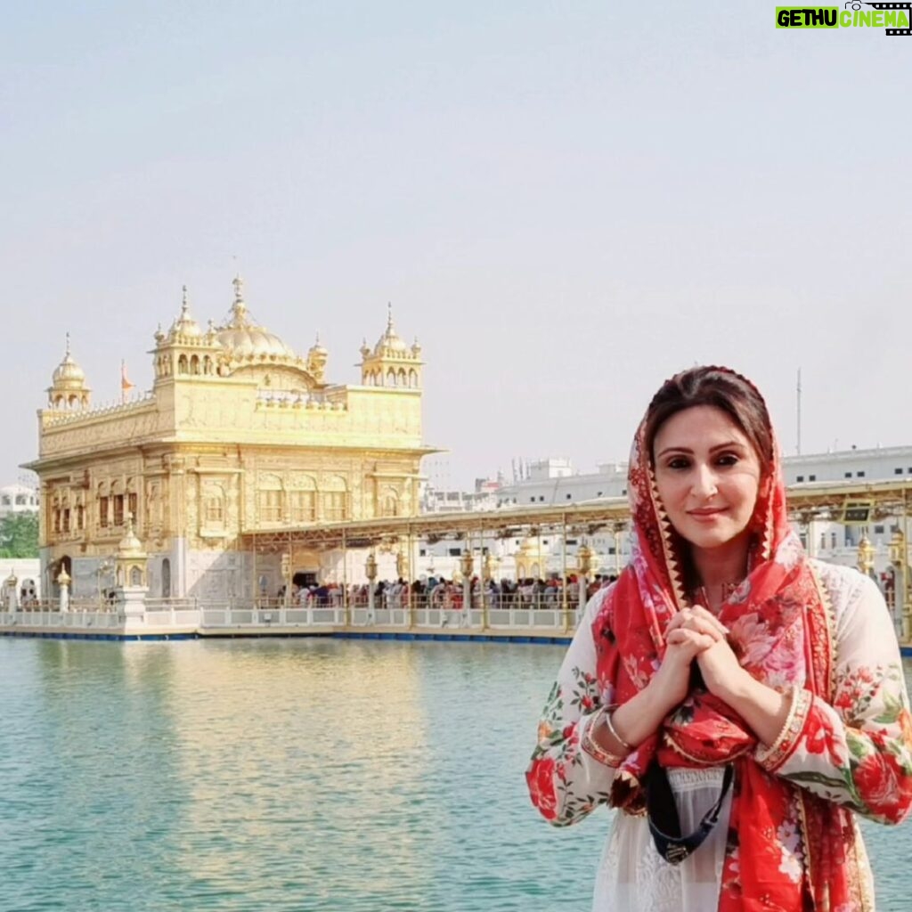 Juhi Babbar Instagram - 🙏 💫”ਨਾਨਕ ਨਾਮ ਚੜ੍ਹਦੀ ਕਲਾ” Nanak Naam Chardhi Kala💫🙏 #gurpurabdiyanlakhlakhvadiyaan #gurpurab #Harmindersahib #heavenonearth