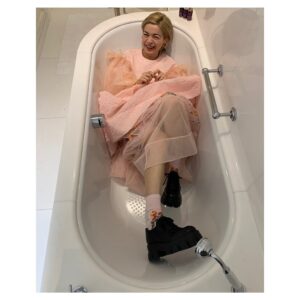 Julia Chan Instagram - Not exactly sure how I ended up here 🛁 but lordy was last night divine! Opening night on the West End with the brightest cast and crew and the most generous audience. And in @simonerocha_ to boot. Lucky me. 💫