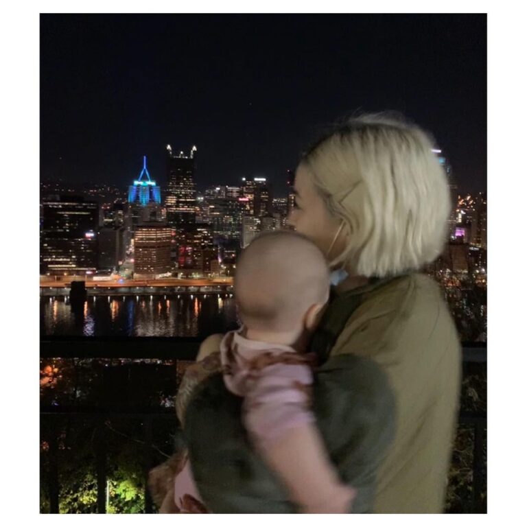 Julia Chan Instagram - Tonight our little American looks out, with hope for the future. ❤️🤍💙 Pennsylvania