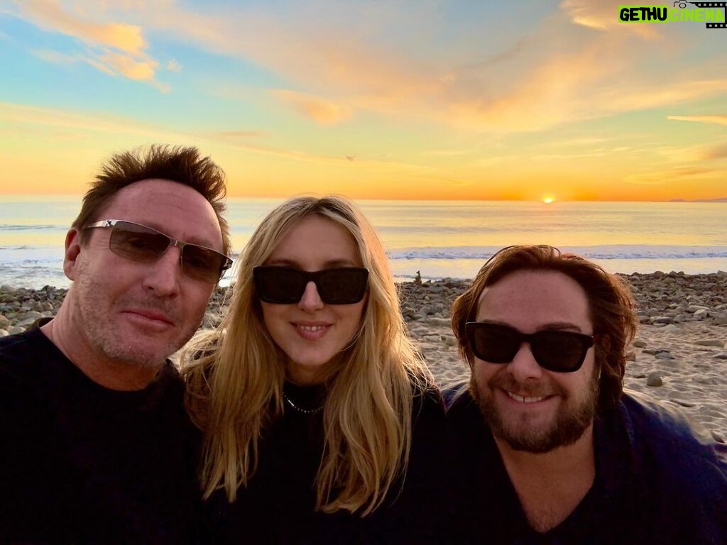 Julian Lennon Instagram - A Sunday cruise over the SM mountains to the PCH, then up north for a gorgeous Sunset… Thankful 🙏🏻