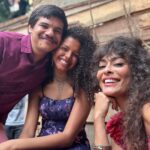 Juliana Paes Instagram – Bastidores de um casamento!! 🥰❤️ #Renascer
📸 @gshow 

Créditos: Cadu Pilotto / Elles Soares