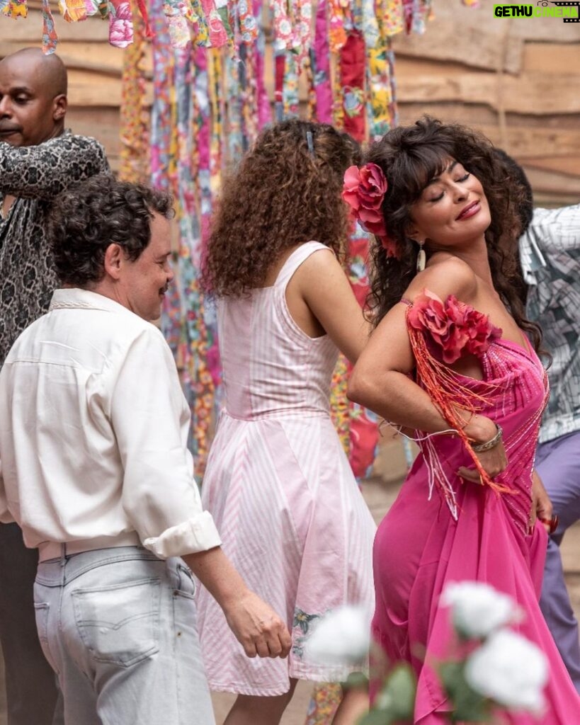 Juliana Paes Instagram - Bastidores de um casamento!! 🥰❤️ #Renascer 📸 @gshow Créditos: Cadu Pilotto / Elles Soares