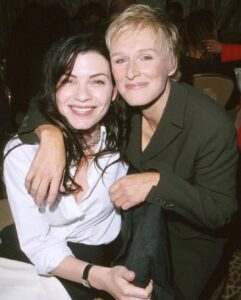 Julianna Margulies Instagram - #internationalwomensday I’ve gotten to meet some amazing women in my life, so grateful to smart, strong, independent women all over the world. #supportwomen #supportgirlseducation