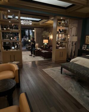 Julianna Margulies Instagram - Home away from home. Just some more pics of Laura’s gorgeous apartment.
#themorningshow 
#brilliantsetdesigners