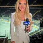 Julie Stewart-Binks Instagram - “Just because you’re good at some things doesn’t mean you can’t be better at them.” - Auston Matthews (@austonmatthews) #hockey #nhl #sny #newyork #newyorkrangers #torontomapleleafs #nyr #leafsforever #keepgrinding Madison Square Garden