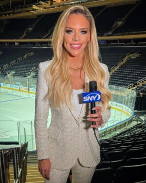 Julie Stewart-Binks Instagram - “Just because you’re good at some things doesn’t mean you can’t be better at them.” - Auston Matthews (@austonmatthews) 

#hockey #nhl #sny #newyork #newyorkrangers #torontomapleleafs #nyr #leafsforever #keepgrinding