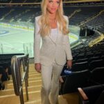 Julie Stewart-Binks Instagram - “Just because you’re good at some things doesn’t mean you can’t be better at them.” - Auston Matthews (@austonmatthews) #hockey #nhl #sny #newyork #newyorkrangers #torontomapleleafs #nyr #leafsforever #keepgrinding Madison Square Garden