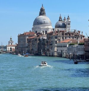 Julie Stewart-Binks Instagram - Ah, Venice. 🇮🇹✨
