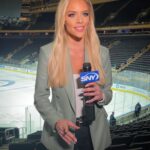Julie Stewart-Binks Instagram - Portrait of a woman who likely claps like Nicole Kidman 💅 #NYR #nyrangers #NHL #SNYtv #hockey #sports #newyork #whydoiholdmgfingerslikethat Madison Square Garden