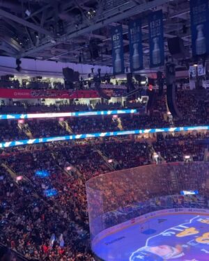 Julie Stewart-Binks Instagram - Live now, think later, I do it so well 🎶⭐️

An #nhlallstarweekend like no other. 
Thank you, Toronto, the @nhl, the @mapleleafs organization, and all of my wonderful hockey colleagues, for making these past few days so special. 

#nhl #nhlallstar #nhlallstargame #michaelbuble #willarnett #tatemcrae #hockey #snytv #newyork #nyrangers #lovemyjob #lovemylife #lovemyfriends #createyourdreamjob