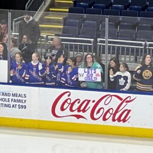 Julie Stewart-Binks Instagram - What. A. Night. Words can’t describe what it was like to be a part of women’s hockey history with @pwhl_newyork vs. @pwhl_toronto. Seeing all the young girls with their signs and their team jerseys- I’d seen it all week on TV but to see the impact @thepwhlofficial is having first hand was truly remarkable. Congratulations to @pwhl_toronto on their first win, and @natspooner5 scoring their first ever team goal. 

I’m honored to have been on the broadcast for this game and for this movement. It was my first ever time as an in-game analyst (so glad to have an absolute pro @jamiehersch on the call with me who QB’d our broadcast despite losing her voice) … and while I have plenty to work on, I’ll never forget @pwhl_newyork HC Howie Draper and GM Pascal Daoust saying “just because you haven’t done something doesn’t mean you can’t do it… we’ve never done this either.” 🥹🗽

Thank you to @thepwhlofficial for allowing me to be a part of your history and I can’t wait to continue growing this league and elevating these incredible athletes. 

s/o to @argent (wanted to wear a female empowered brand) for making sure I had this purple suit 💜

📍Next home game is Wednesday Jan. 10 at @ubsarena versus @pwhl_montreal - come on out if you’re in the area or catch it on TV! 

#pwhl #pwhlnewyork #pwhltoronto #womenshockey #girlshockey #bebrave #gottastartsomewhere #landingtheplaneatjfk #beagoldfish