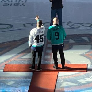 Julie Stewart-Binks Instagram - What. A. Night. Words can’t describe what it was like to be a part of women’s hockey history with @pwhl_newyork vs. @pwhl_toronto. Seeing all the young girls with their signs and their team jerseys- I’d seen it all week on TV but to see the impact @thepwhlofficial is having first hand was truly remarkable. Congratulations to @pwhl_toronto on their first win, and @natspooner5 scoring their first ever team goal. 

I’m honored to have been on the broadcast for this game and for this movement. It was my first ever time as an in-game analyst (so glad to have an absolute pro @jamiehersch on the call with me who QB’d our broadcast despite losing her voice) … and while I have plenty to work on, I’ll never forget @pwhl_newyork HC Howie Draper and GM Pascal Daoust saying “just because you haven’t done something doesn’t mean you can’t do it… we’ve never done this either.” 🥹🗽

Thank you to @thepwhlofficial for allowing me to be a part of your history and I can’t wait to continue growing this league and elevating these incredible athletes. 

s/o to @argent (wanted to wear a female empowered brand) for making sure I had this purple suit 💜

📍Next home game is Wednesday Jan. 10 at @ubsarena versus @pwhl_montreal - come on out if you’re in the area or catch it on TV! 

#pwhl #pwhlnewyork #pwhltoronto #womenshockey #girlshockey #bebrave #gottastartsomewhere #landingtheplaneatjfk #beagoldfish