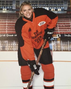 Julie Stewart-Binks Instagram - 🚨Beyond thrilled to get the privilege to broadcast @pwhl_newyork home games alongside @jamiehersch as a color analyst🗽🏒🥹 it is a privilege to be a part of women’s hockey history and one that means so much to me. I’ve been broadcasting the game since I was in university, but I’ve been playing it even longer. While I am still working on adding an Olympic gold medal to my resume, I can tell you:

🏒 played house league hockey at @northtorontohockey where none of the boys would pass me the puck but I once fought a dude which was awesome 
🏒 was a sub for two years on my high school hockey team (+ tell everyone I see that @gapps10 was on that team) before making it in Grade 11 as a 4th line right winger
🏒 Broke my collarbone in a tourney where afterwards my coach was quoted saying “we lost a key player. not in the skill department, but in spirit.”
🏒 I was the captain of my university intramural hockey team (we ended up getting kicked out because we used a player from another faculty. I still stand by my decision).
🏒 my friend and teammate @jacquistone once scored and I was so excited for her that I rode my stick… then fell over… and broke my stick (how embarrassing)
🏒 had the chance to play in the @queensuniversity Historic Hockey game in Kingston, ON (a re-enactment of the first game in 1886!)
🏒 played with the Lady Kings in LA with some of the best, most fun women around
🏒 play in the Dodger Stadium Series “media game” alongside Rob Blake and Cuba Gooding Jr.
🏒 chased down HHOF Luc Robitaille with the audacity to chirp him as a “nobody” 
🏒 show up to my chelsea piers mens league team to muck things up every so often but give them pep talks in my sleep 

Ready to bring my passion for the game and my background covering the sport to help elevate these incredible women who deserve everything and more. Honored to broadcast their games and tell their stories. Thank you @thepwhlofficial for giving me the opportunity to be an analyst. 💪❤️

@pwhl_newyork vs @pwhl_toronto 7pm Friday Jan 5 

📺 @msgnetworks 🇨🇦 @sportsnet 

#pwhl #pwhlnewyork #womenshockey #womensupportingwomen #sheshootsshescores #hockey #newyork