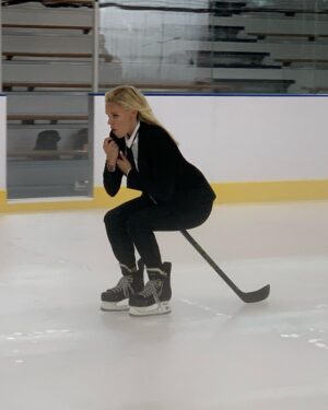 Julie Stewart-Binks Instagram - 🚨Beyond thrilled to get the privilege to broadcast @pwhl_newyork home games alongside @jamiehersch as a color analyst🗽🏒🥹 it is a privilege to be a part of women’s hockey history and one that means so much to me. I’ve been broadcasting the game since I was in university, but I’ve been playing it even longer. While I am still working on adding an Olympic gold medal to my resume, I can tell you:

🏒 played house league hockey at @northtorontohockey where none of the boys would pass me the puck but I once fought a dude which was awesome 
🏒 was a sub for two years on my high school hockey team (+ tell everyone I see that @gapps10 was on that team) before making it in Grade 11 as a 4th line right winger
🏒 Broke my collarbone in a tourney where afterwards my coach was quoted saying “we lost a key player. not in the skill department, but in spirit.”
🏒 I was the captain of my university intramural hockey team (we ended up getting kicked out because we used a player from another faculty. I still stand by my decision).
🏒 my friend and teammate @jacquistone once scored and I was so excited for her that I rode my stick… then fell over… and broke my stick (how embarrassing)
🏒 had the chance to play in the @queensuniversity Historic Hockey game in Kingston, ON (a re-enactment of the first game in 1886!)
🏒 played with the Lady Kings in LA with some of the best, most fun women around
🏒 play in the Dodger Stadium Series “media game” alongside Rob Blake and Cuba Gooding Jr.
🏒 chased down HHOF Luc Robitaille with the audacity to chirp him as a “nobody” 
🏒 show up to my chelsea piers mens league team to muck things up every so often but give them pep talks in my sleep 

Ready to bring my passion for the game and my background covering the sport to help elevate these incredible women who deserve everything and more. Honored to broadcast their games and tell their stories. Thank you @thepwhlofficial for giving me the opportunity to be an analyst. 💪❤️

@pwhl_newyork vs @pwhl_toronto 7pm Friday Jan 5 

📺 @msgnetworks 🇨🇦 @sportsnet 

#pwhl #pwhlnewyork #womenshockey #womensupportingwomen #sheshootsshescores #hockey #newyork