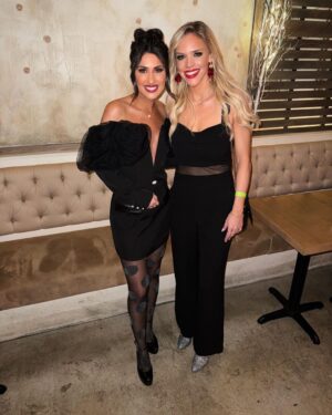 Julie Stewart-Binks Instagram - In my festive era 🎄🪩❄️

#decembertoremember #carrottop #vegas #pokerface #mariahcarey #madonna #vip #skating #christmaspartyszn #thecanuck #hockey #redtights #offair