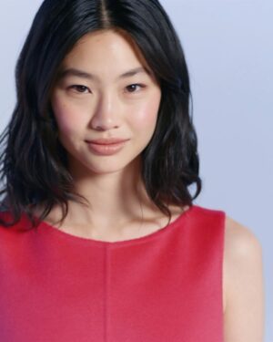 Jung Ho-yeon Instagram - @lancomeofficial #lavieestbellelancome #makelifebeautiful ♥️🥰