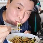 Jung Ho-young Instagram - 에어서울타고 삿포로가기^^ 맛있는 정호영 기내식우동먹고 기분좋게 출발 ~~~ #카덴 #정호영셰프 #삿포로 #에어서울 北海道新千歳空港 Hokkaido-Shinchitose Airport 北海道新千歳機場