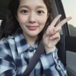 Jung Ji-so Instagram – 좋은밤을 보내구계신가요👋🏼👋🏼
어제 또 하루의 일상을 마치고 
아무런 생각없이 쉬고있던중에
첫11주년 축하글을 봤어요!
언제 시간이 이렇게나 지났는지..
멍하니 몇분가량을 글을 쳐다만봤어요🌾🌾
나도 잊고있던 데뷔 기념일을 어떻게 기억하고 있었는지 정말 늘 나를 생각해주는 소중한 이들이 있다는생각에 어젯밤은 외롭지않게 정말 포곤히잘잤어요🦭!
그래서 오늘하루도 힘차게 하루를 잘보냈답니다💪🏻
항상 고맙고 사랑해유..♡