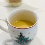 Jung Kyoung-mi Instagram - 나의 최애 그릇🎄 내일 셋팅해야지요!! 크리스마스 그릇에 관심이 아주 많답니다 ㅎㅎ 그리고 이거 맛납니다!! 아침에 굶지 않고 출근하려고 샀는데요 많이 달지 않고 고숩고 좋네요👍🏻 단호박 콩크림수프!!! 내돈내산입니당~~~ 쩌기… 무지개상점에 저렴하게 주시면 안될까요…….?🥹 @garumaster (일단 던져봄 ㅋㅋㅋㅋㅋ)