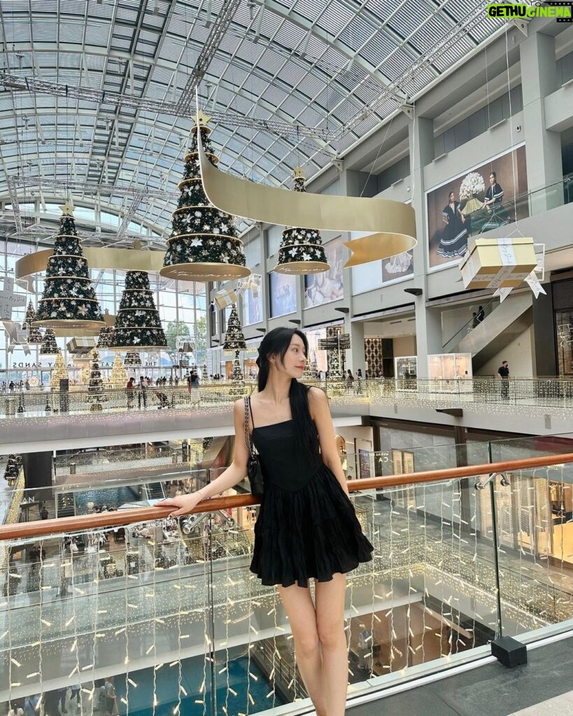 Jung Yu-ji Instagram - 더운 크리스마스는 어떤 느낌일까🤍🥰