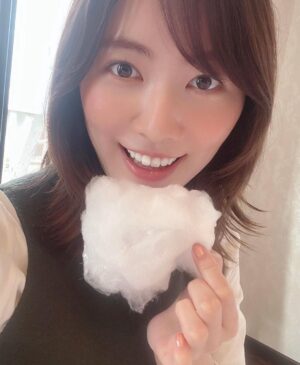Jurina Matsui Instagram - 遅れてきたサンタさん感あるね🎅🏻❤️
今日は、2月5日ニコ😊で笑顔の日らしいですよ🎵
安心してお出かけできる日々が戻ってきてほしいな🙏

#みんな 
#健康 に
#気をつけて 
#元気 に
#頑張ろう 
#takecareofyourself 
#love 
#thankyou 
#2月5日 
#笑顔の日 
#笑顔 
#幸せ 
#前の写真 だよ
#😊 
#🍽 
#❤️