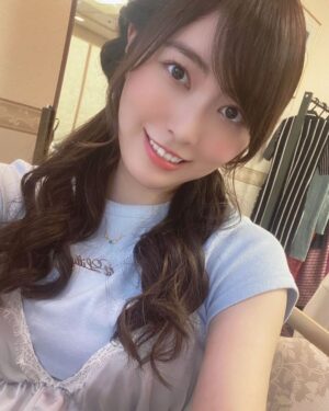 Jurina Matsui Instagram - #いいツインテールの日 らしいよ🐰💕
#いい夫婦の日 らしいよ❤️とも言いたいな〜🎵笑

#ツインテール 
#ねじりアレンジ 
#hairstyle 
#longhair 
#ロングヘア
#エクステ 
#巻き髪 
#🐰 
#💍