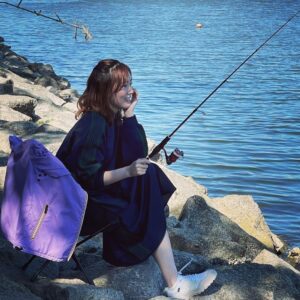 Jurina Matsui Instagram - 発売中のFine12月号にレアな釣り姿が掲載されてます🎣💕
テーマは一緒に釣りデート😘

#あなたも
#釣っちゃうぞ 
#笑 
#釣り 
#海釣り 
#釣りガール 
#釣り女子 
#fishing 
#fishinggirl 
#アウトドア 
#アウトドアファッション 
#デートコーデ 
#デート 
#🎣 
#🐟 
#🌊