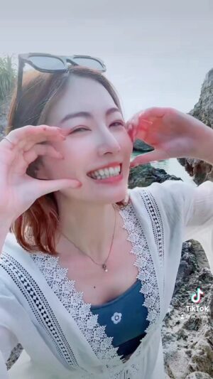 Jurina Matsui Instagram - みんなの好きな夏うたは👙🫶🏻☀️？？
What is your favorite summer song?

#真夏のsoundsgood 
#夏歌 
#サングラス 
#水着 
#マリクワ 
#ダンス 
#dance 
#踊ってみた 
#akb48
#ske48