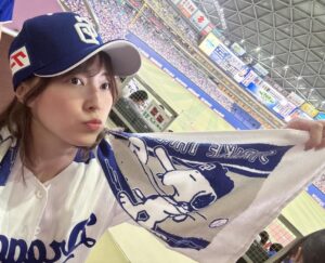 Jurina Matsui Instagram - スポーツが熱い夏🔥
特に今日のドラゴンズを生で観れた方は羨ましいなぁ💙
思い出のバンテリンドーム
また行きたいな⚾️✨
いつか始球式リベンジしたい🥹🙏
#ドラゴンズ 
#dragons 
#どらほー 
#バンテリンドーム 
#バンテリンドームナゴヤ 
#野球 
#野球観戦 
#野球女子 
#始球式 
#プロ野球 
#baseball
#甲子園 
#高校野球 
#プロレス 
#サッカー