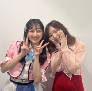 Jurina Matsui Instagram - ยินดีสำหรับคอนเสิร์ตครั้งแรกของCGM48นะคะ💙
ดีใจที่ได้เจอทุกคนคะ🥰
เดี๋ยวกลับมาที่เมืองไทยอีกนะคะ❤️

CGM48の初めての単独コンサートにサプライズで応援に行ってきました❣️本当に感動した〜😭
いずりな呼んでくれてありがとう🙏✨

シターちゃんがMCでファンの皆さんに
「珠理奈さんがいなかったらCGM48に入っていなかったので、自分のことを好きな人は珠理奈さんも好きになってください🥹」って話してくれました😭

私はもう卒業したけど、海外でもこうやって48グループが頑張っていることをもっともっと日本の皆さんにも知ってほしいです❣️

また現地に応援にいくぞ〜😊
世界の仲間たちに会いに行くのが私の夢です✈️❤️

#cgm48