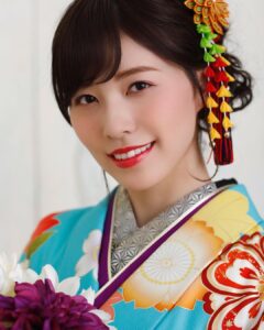 Jurina Matsui Instagram - 新成人の皆様おめでとうございます👘❤️ 毎年プロデュース振袖を着ましたっていう声を聞くのがとっても嬉しいです☺️✨ 二十歳になってからの一年は本当にあっという間に感じるので、一日一日大切に生きてほしいです🥺❤️ 新成人の皆様が健康で楽しい日々を過ごせますように🙏✨ #振袖 #着物 #和服 #成人式 #成人式ヘア #成人の日 #japanese #japanesegirl #大人 #二十歳