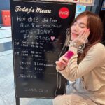 Jurina Matsui Instagram - 久しぶりにゆきりんさんにお会いできました☃️❤️ ソロツアーの名古屋公演全力で応援させていただきましたよ〜🎤✨ 感想いっぱい語りたい〜☺️あとでつぶやきますね📝 ゆきりんさんまた名古屋に来てくださいね🫶🏻🫶🏻🫶🏻 ステージから名前を呼んでくださってゆきりんさんファンの皆様も手を振ってくださりありがとうございました☃️✨ 卒業までファイトです❤️‍🔥 #ゆきりんソロツアー #名古屋 #愛知 #ライブ #ゆきりんワールド #ゆきりん さん #idol #akb48 #卒業