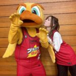 Jurina Matsui Instagram - ユニフォームと珍しい髪型🏀❤️🐻 JURINA 17😍😍😍 #バスケ #ユニフォーム #basketball #bリーグ #三遠ネオフェニックス #勝利 豊橋市総合体育館