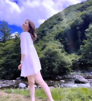Jurina Matsui Instagram - 皆様にご報告です。
私松井珠理奈は、契約満了に伴い、本日12月31 日をもって6年間お世話になりました株式会社アービングを円満に退所することになりました。

小学校6年生でこの世界に入り、右も左もわからない私が15年間続けることができたのは
応援してくださる皆様や関係者の皆様が支えてくださったおかげです。

本当にありがとうございます。

これからも皆様への感謝の気持ちを忘れず、
個人で芸能活動を続けていきたいと思います。

15周年になりますので
初心に帰り新しい環境で一歩一歩進んでいき、自分の気持ちに耳を傾けながら皆様に心からの笑顔をお届けできるよう
生きていきたいと思います。

変わらず温かい応援をよろしくお願い致します。

今後のお仕事のお問い合わせに関しましては、
また後日SNS等で改めてご報告させていただきます。

皆様、今年も一年本当にお世話になりました。
2024年もよろしくお願い致します。
良いお年をお迎えください。

松井珠理奈

#松井珠理奈 
#matsuijurina 
#jurina 
#natural 
#自然体 
#初心 
#ご報告 
#良いお年を 
#新年