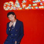 Kai-Yi Chang Instagram - 與 @coach 一起過聖誕。 超大聖誕樹、彩色的光屋、光雕秀… 都讓今年的聖誕節非常不一樣！！ 偷偷跟你們說：光屋裡頭還有這次新品喔。 讓我們一起溫暖過聖誕～ 巨型裝置只到「2024/01/02」 Photographer @peinnacam #coachholiday #coachny #coachtw #lifestyle #lifestyleblogger #actorslife 華山1914文化創意產業園區