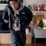 Kai-Yi Chang Instagram - 自己生日怎麼穿？ 就那麼剛好每年的生日都有寒流… 今天低溫下探10度，只好穿上羊皮羽絨！ 好好的享受今天的生活。 謝謝大家的祝福🫶🏽 Jacket @supremenewyork @thenorthface_tw Pants @gu_taiwan Shoes @vatic_official_pages Belt @diesel #birthday #mybirthday #birthdaylife #lifestyle #lifestyleblogger #actor #actorslife #fashionstyle #fashionblogger 信義區商圈