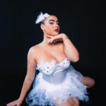 Kalani Hilliker Instagram - Swan lake🦢